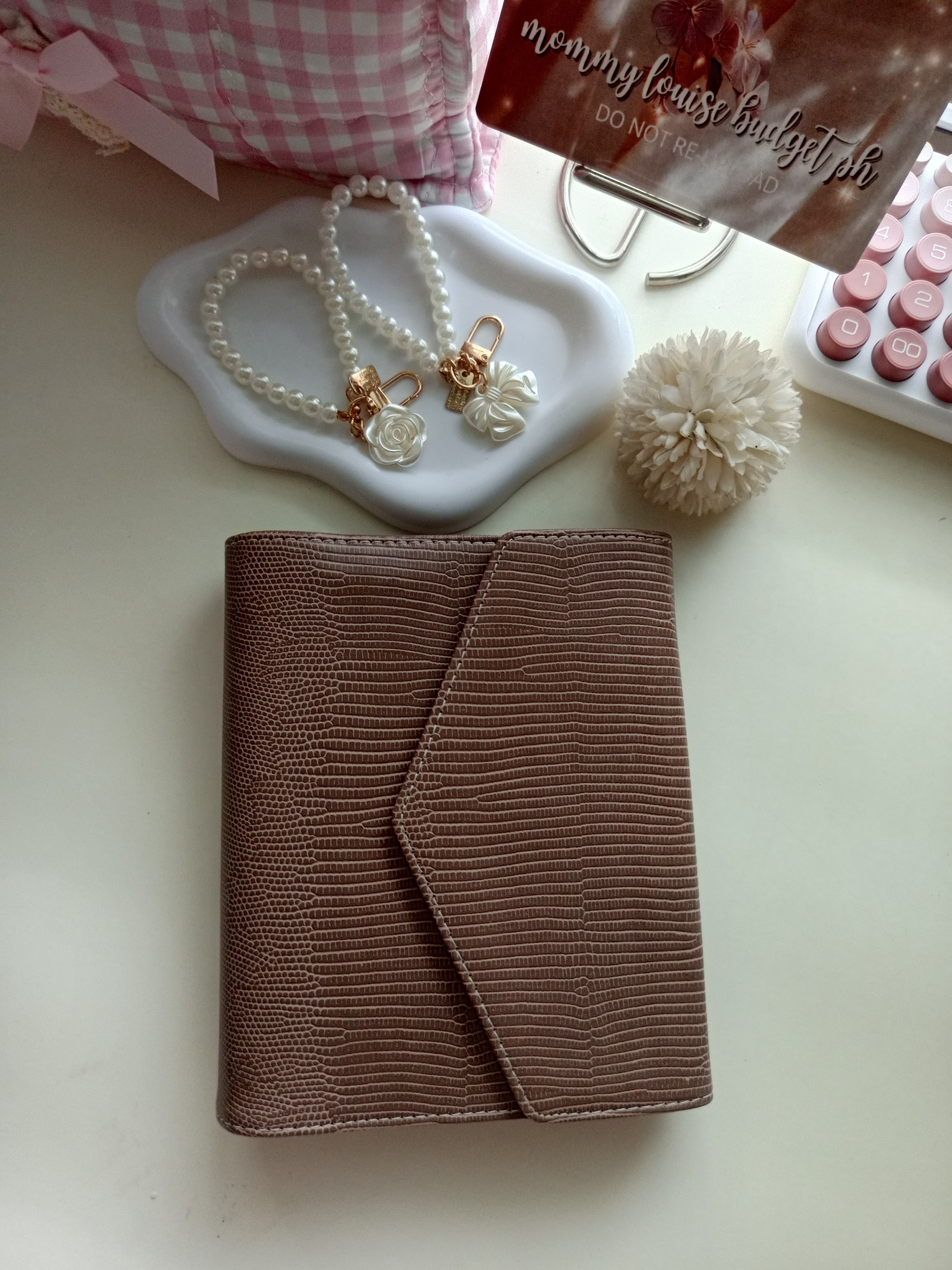 Cream Detail Binder